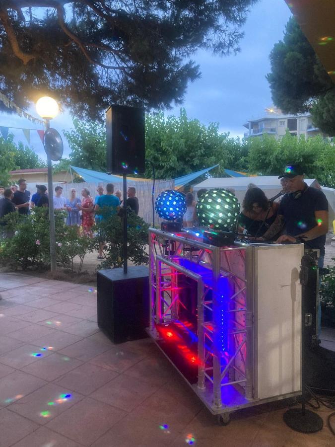 Camping El Pinar Platja サンタ・スサナ エクステリア 写真